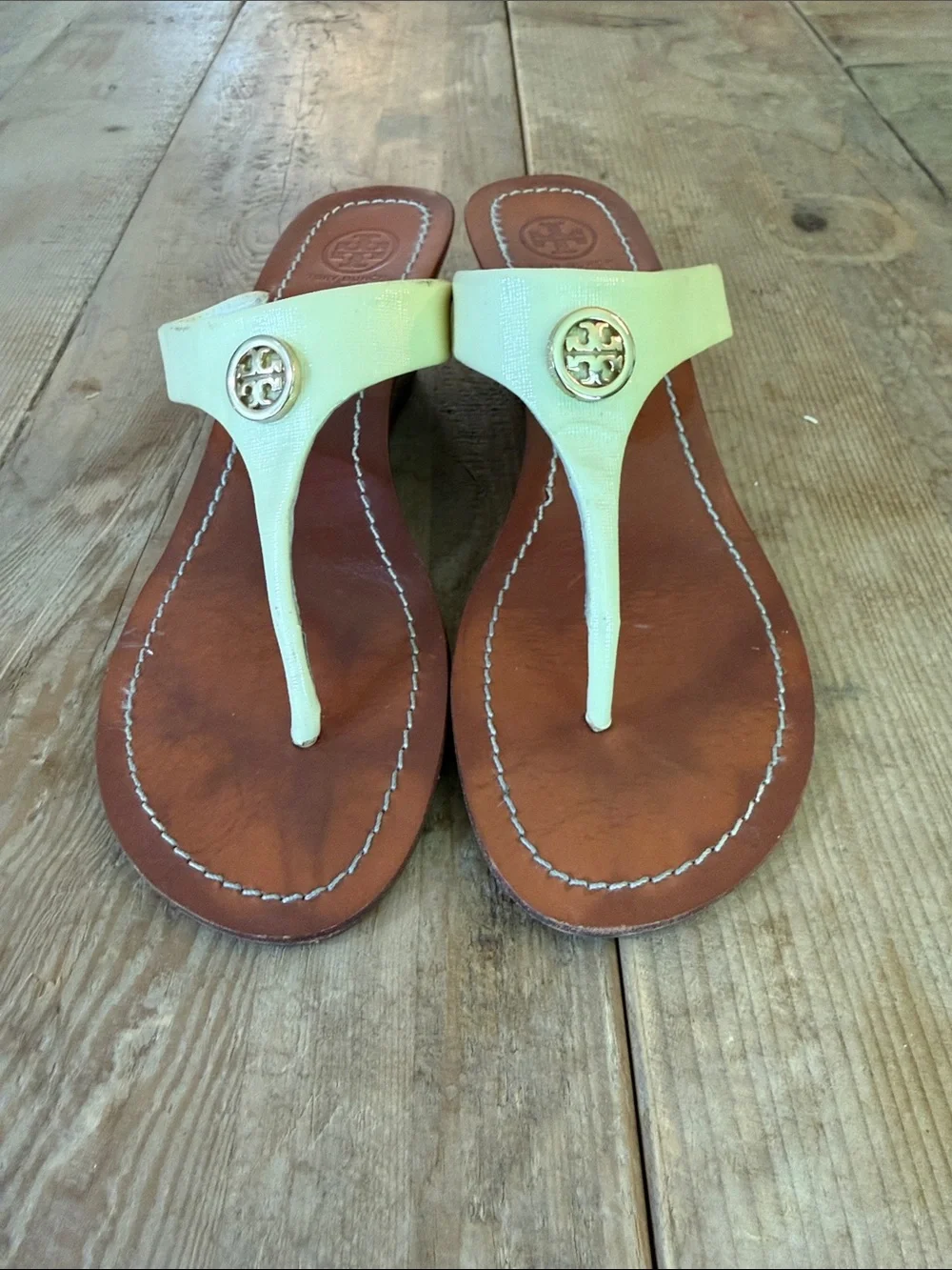 Tory Burch Pale Yellow Leather Thong Sandals with Gold Logo